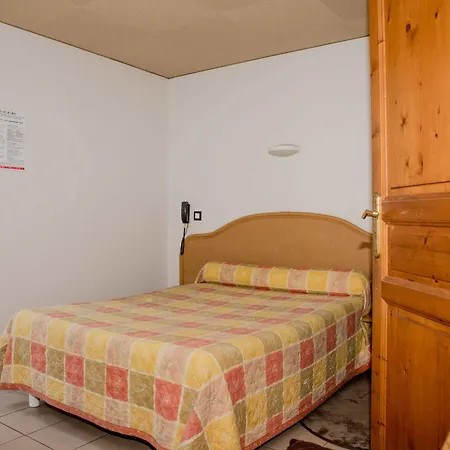 Hotel De La Gare 2*