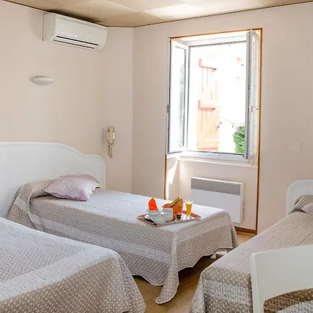 De La Gare Hotel Hendaye